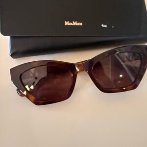 MaxMara Brown Tortoiseshell Cat-Eye Sunglasses